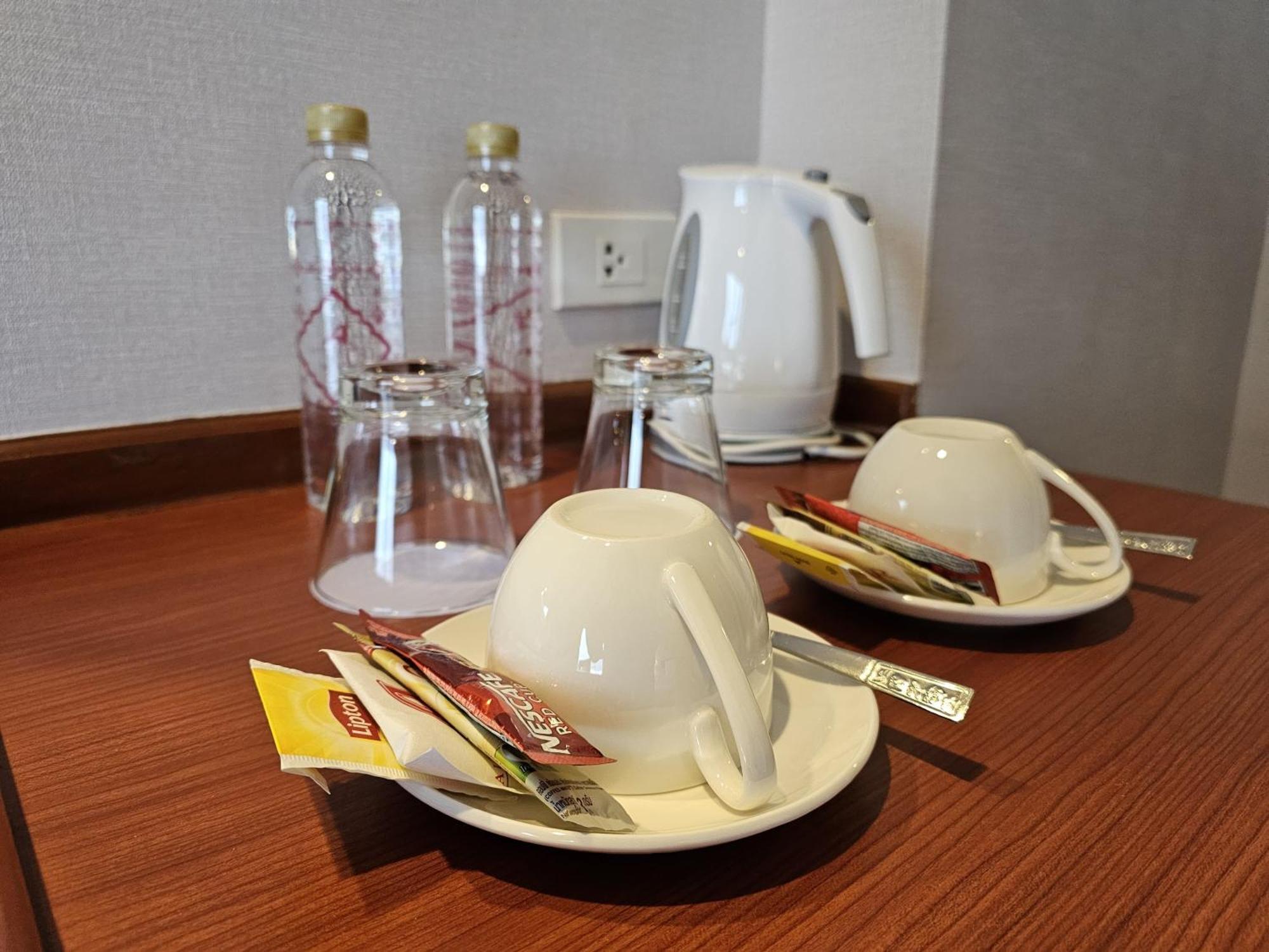 亚历山大酒店 曼谷 外观 照片
